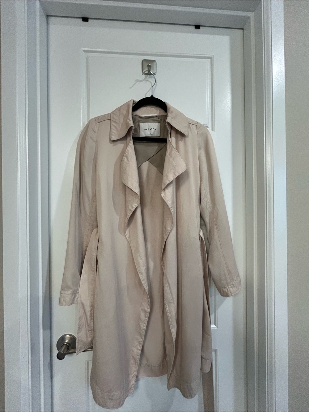 Babaton cream Trench Coat in xs